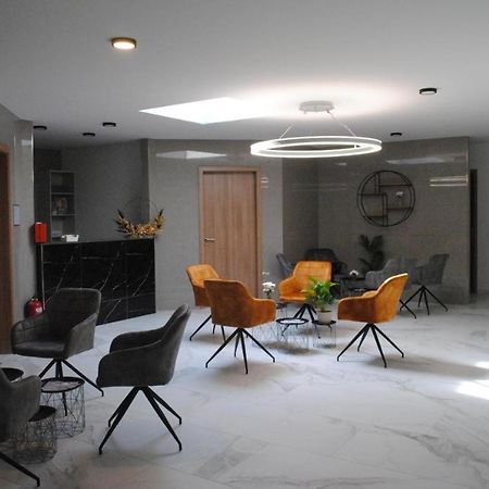 Hotel Flora Schwaebisch Gmuend Ngoại thất bức ảnh