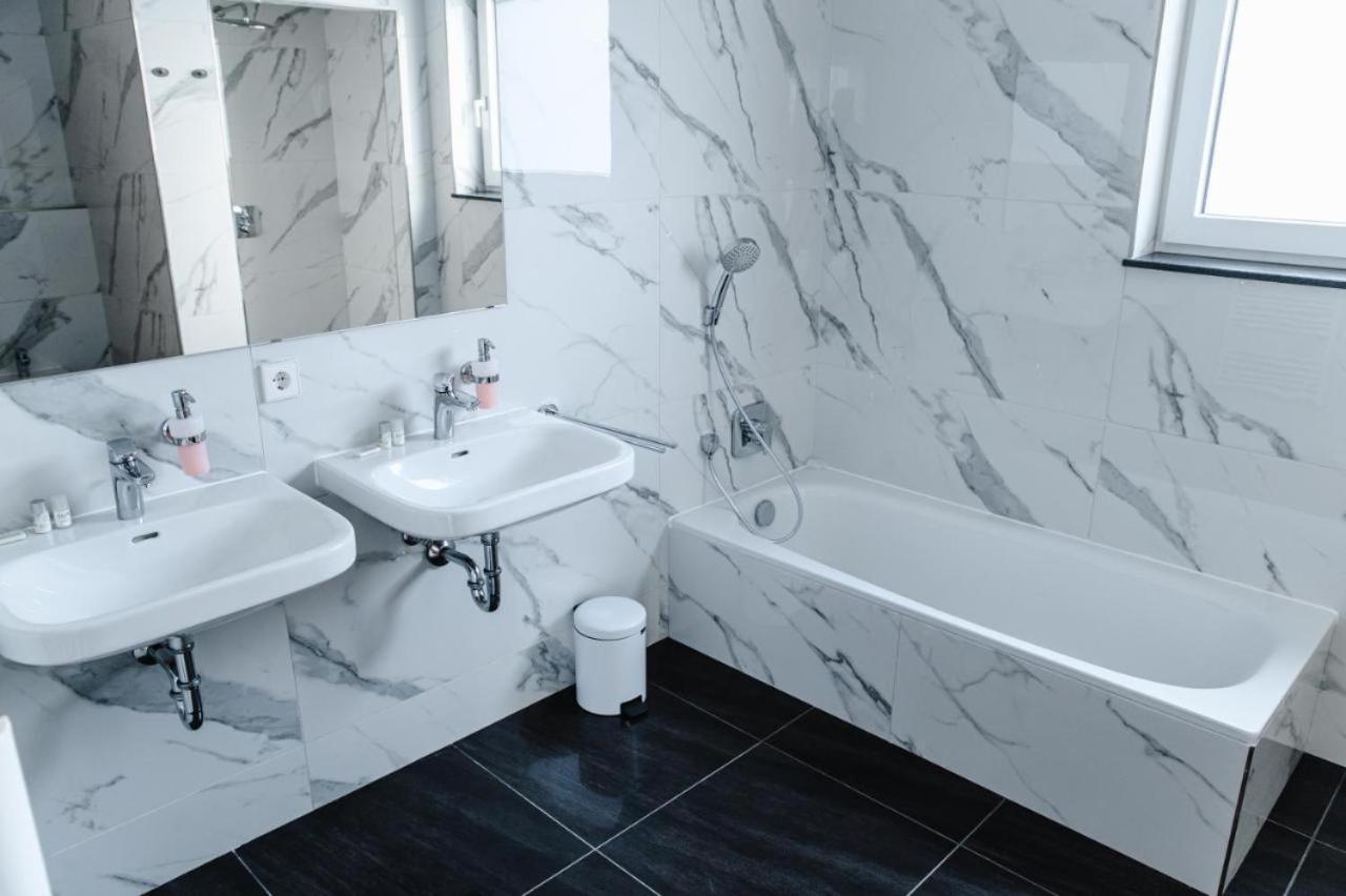 Hotel Flora Schwaebisch Gmuend Ngoại thất bức ảnh