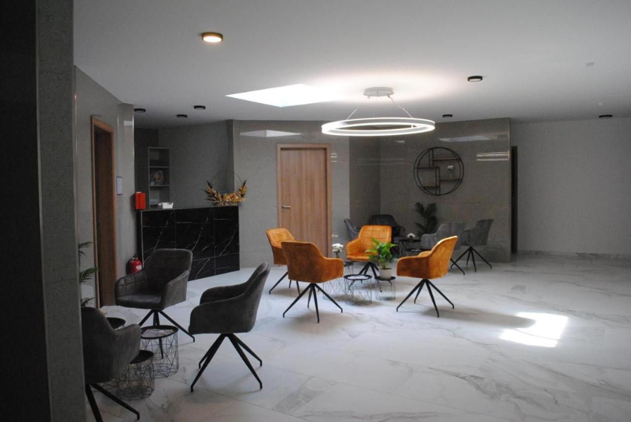 Hotel Flora Schwaebisch Gmuend Ngoại thất bức ảnh